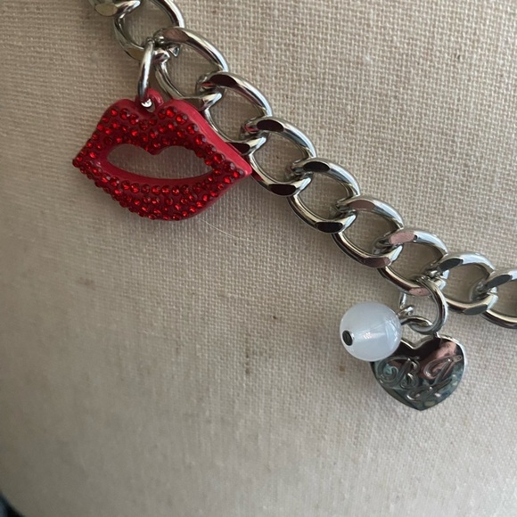 NWT-BETSEY JOHNSON-WOMENS SILVER AND PINK CHAIN BELT WITH CHARMS-SIZE M/L - Picture 3 of 15